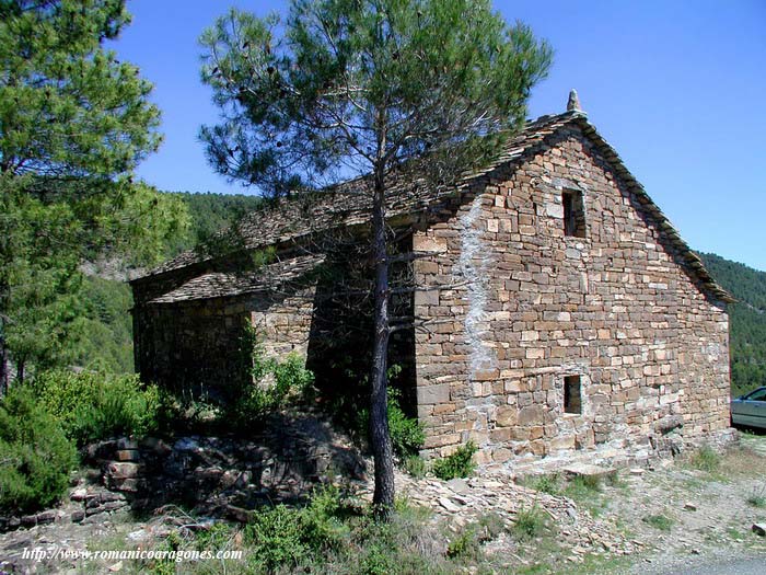 INTERIOR DEL TEMPLO HACIA LA CABECERA